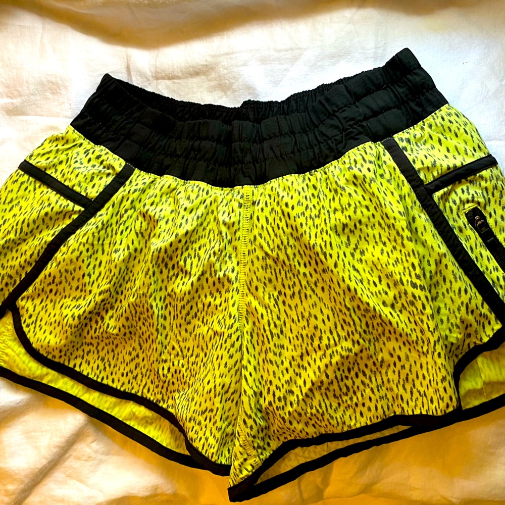 LULULEMON SHORTS